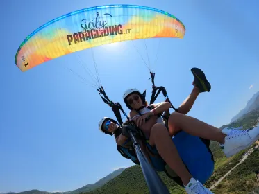 Taormina: Paragliding Tour mit Lehrer und GoPro Video