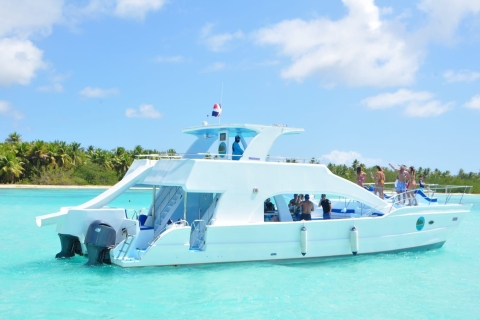 Punta Cana : Croisière en catamaran vers l'île de Saona avec déjeuner buffetDepuis Los Melones : Excursion d'une journée sur l'île de Saona avec déjeuner