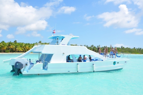 Punta Cana: Barco Catamarán a la Isla Saona con Almuerzo BuffetTransporte desde Bávaro, Punta cana, Bayahibe, La Romana.