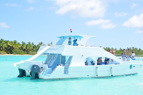 Punta Cana : Croisière en catamaran vers l'île de Saona avec déjeuner buffetDepuis Los Melones : Excursion d'une journée sur l'île de Saona avec déjeuner