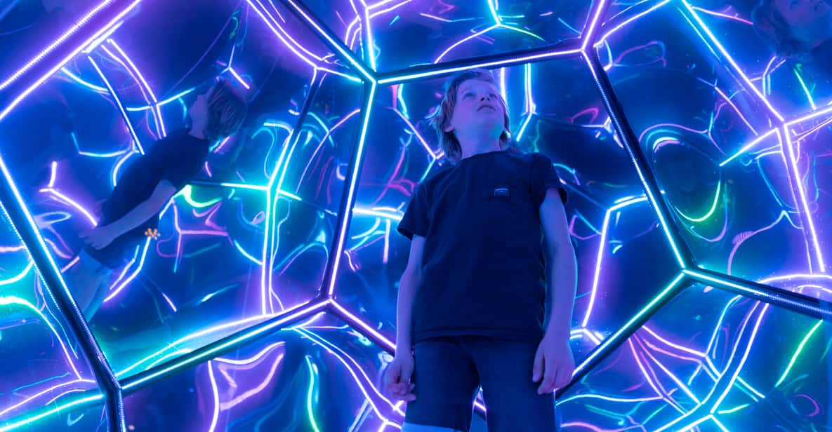 Afbeelding 3 van Eindhoven: Motion Experience Lichtkunst Speeltuin Ticket