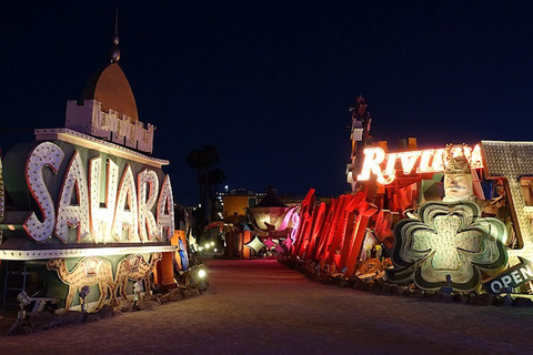 Las Vegas: volo notturno in elicottero e tour del museo dei neon