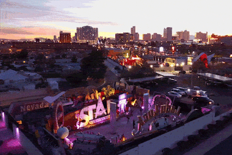 Las Vegas: Nächtlicher Hubschrauberflug und Neon Museum Tour