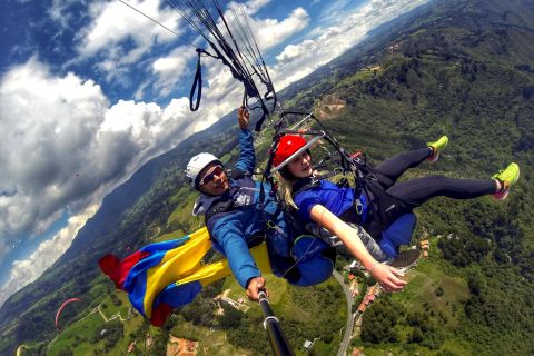 Medellín: parapendio nelle Ande colombiane