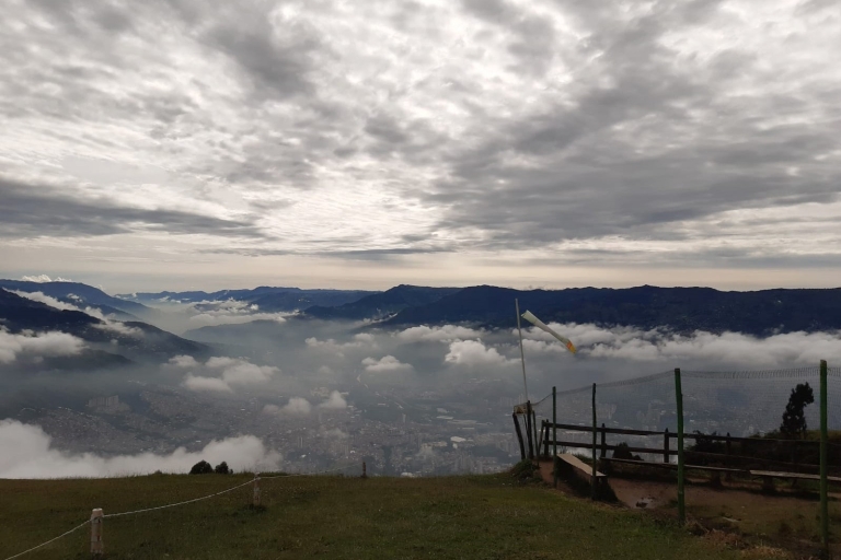 Medellín: Paragliding in den Kolumbianischen AndenMedellín: Paragliding in den Anden mit Treffpunkt