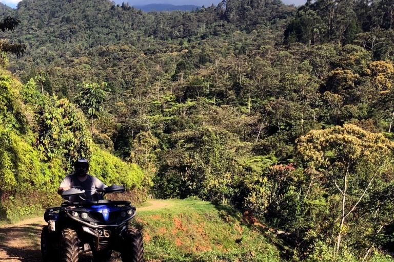 Medellín: ATV Quad TourWycieczka z Pick Up z Parku Lleras Meeting Point