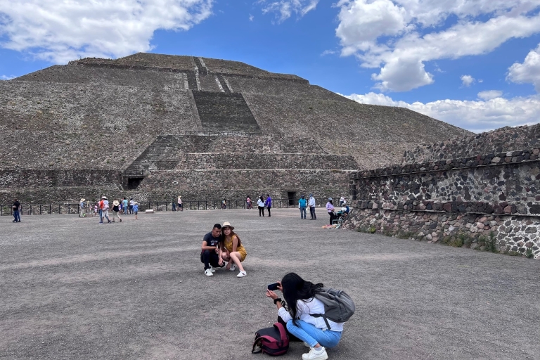 Z Meksyku: sanktuarium Guadalupe i piramidy TeotihuacanZ ekspresowym lunchem w formie bufetu