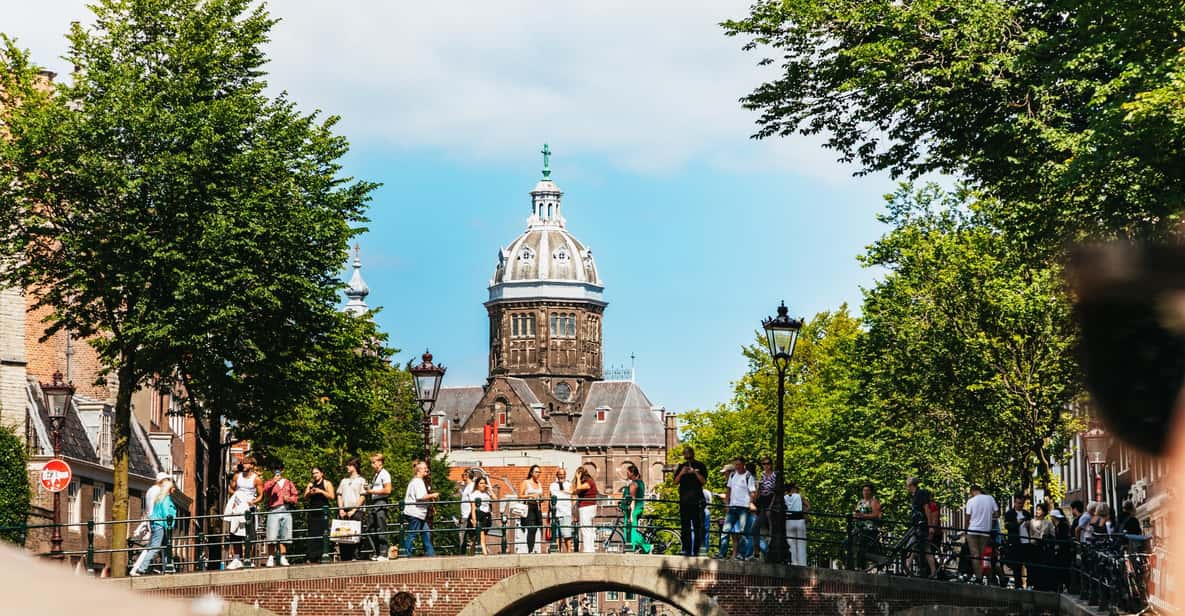 Afbeelding 13 van Amsterdam: Grachtenrondvaart in open boot met drankoptie