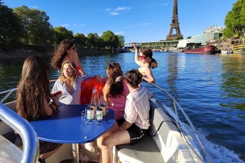 Paris: Herz von Paris Private Bootstour mit einer Flasche Wein