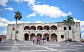 Punta Cana: Santo Domingo Day Trip with Tickets and Lunch