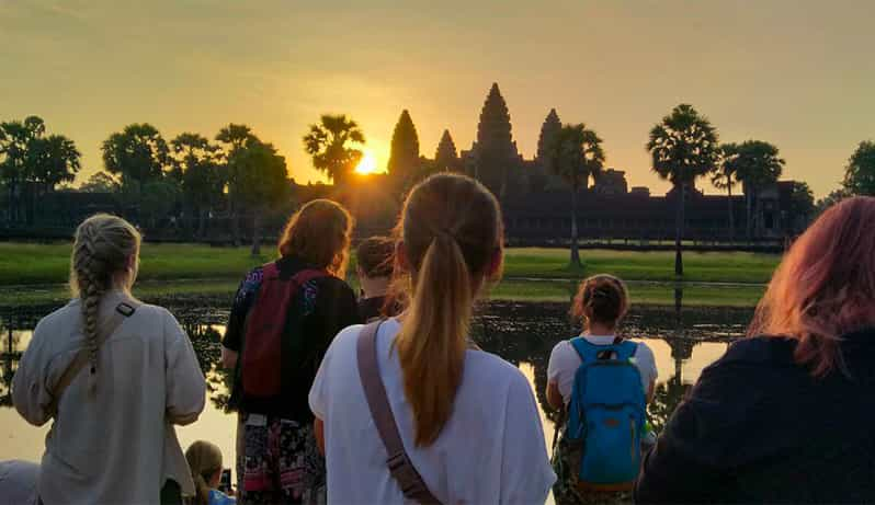 Van Siem Reap Angkor Wat Sunrise Privé Tuk Tuk Tour Getyourguide