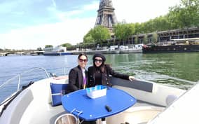 Paris: Heart of Paris Private Boat Tour with Bottle of Wine