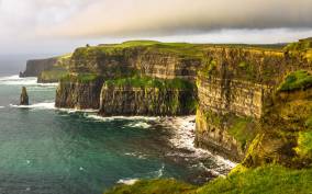 Dublin: Guided Day Trip to Cliffs of Moher, Burren, Galway