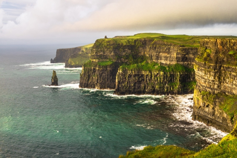 Von Dublin aus: Cliffs of Moher, Kilmacduagh, und Galway TourTour auf Spanisch