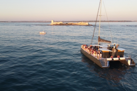 Sancti Petri: catamarancruise van 1 uur bij zonsondergangCatamarancruise bij zonsondergang