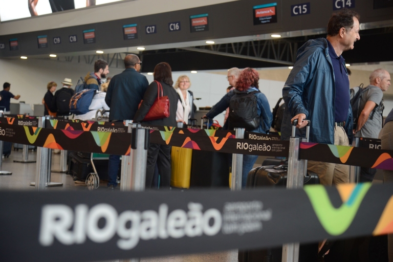 Rio de Janeiro: gedeelde transfer van of naar de luchthavenVan hotels in de zuidelijke zone naar GIG/SDU-luchthavens