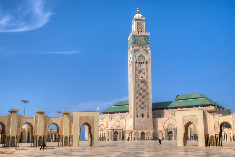 Casablanca: Layover Sightseeing Tour with Airport Transfer Layover including the Moroccan Hammam and traditional Dinner