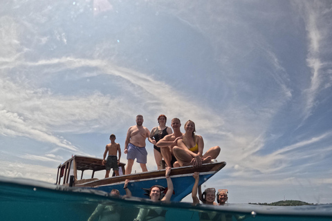 Gili Islands: Small-Group Snorkeling Tour with Photos
