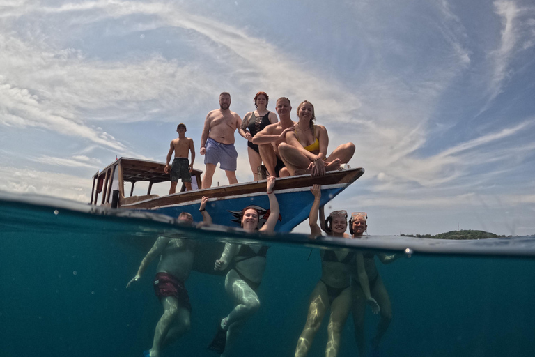 Gili Islands: Small-Group Snorkeling Tour with Photos