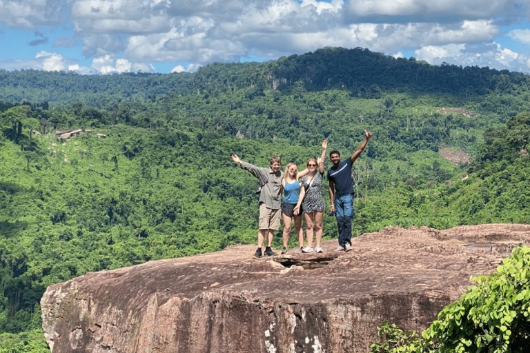 Full-Day Kulen Waterfall and 1000 Lingas Tour Shared Mini Bus with Guide