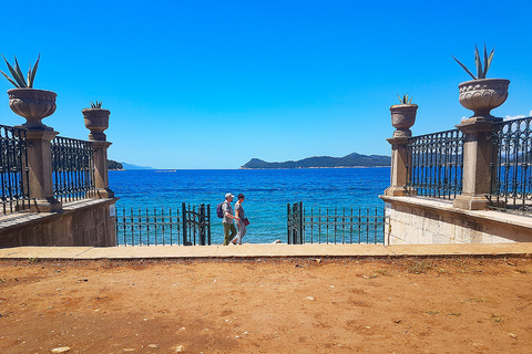 Dubrovnik : croisière dans les îles Élaphites avec déjeuner et boissonsDubrovnik : croisière d'une journée aux îles Élaphites avec déjeuner