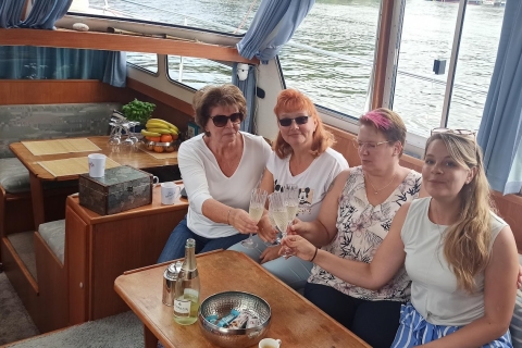 Wannsee: 4h Private Sieben-Seen-Bootstour mit SkipperWannsee: Private Sieben-Seen-Bootstour