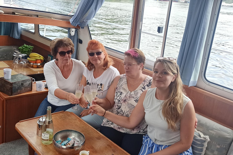 Wannsee: 4h Private Sieben-Seen-Bootstour mit SkipperWannsee: Private Sieben-Seen-Bootstour