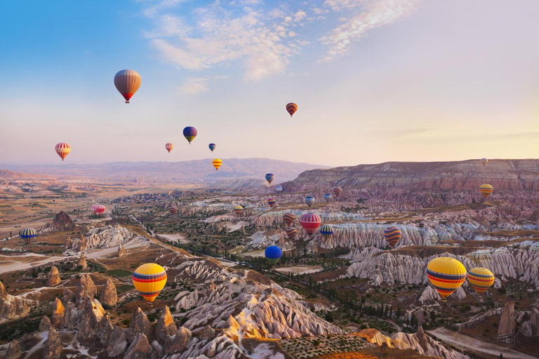 Tour panoramico della Cappadocia in mongolfiera