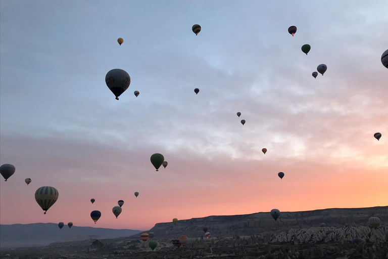 Tour panoramique de la Cappadoce en montgolfière