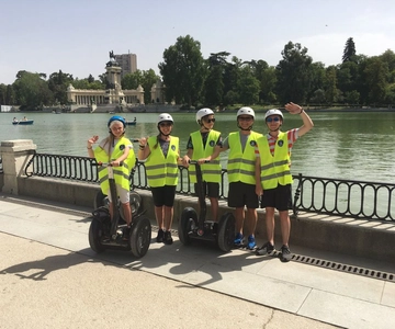 Madrid: Unforgettable Retiro Park Segway Tour