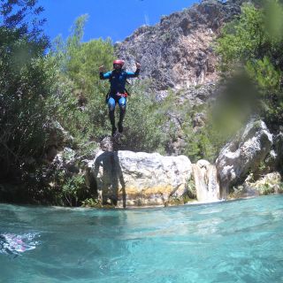 Río Verde: Guided Canyoning Tour with Soft Drink