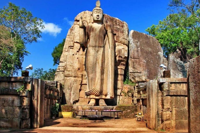 From Negombo To Anuradhapura Transfer with Sightseeing Stops