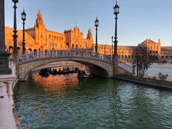 Algarve: Seville Full-Day Shopping and Sightseeing Tour