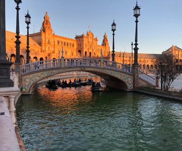 Algarve: Seville Full-Day Shopping and Sightseeing Tour
