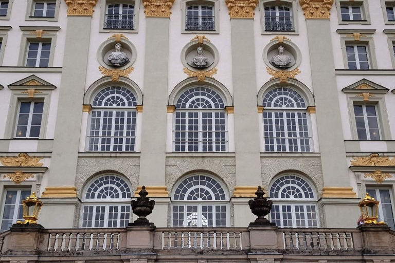 Monachium: Wycieczka po pałacu Nymphenburg z profesjonalnym przewodnikiemMonachium: Prywatna wycieczka z przewodnikiem po pałacu i terenie Nymphenburg