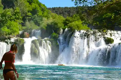 Split: Krka-vandfaldene - guidet dagstur med svømning og bådtur