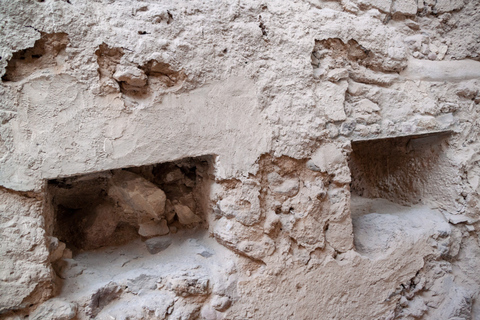 Santorini: Bilet do Akrotiri z opcjonalnymi audioprzewodnikamiBilet wstępu do stanowiska archeologicznego Akrotiri i 1 audioprzewodnik z przewodnikiem