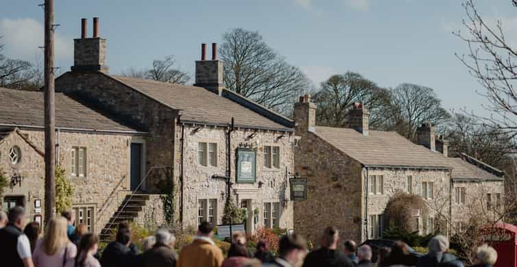 Leeds: Emmerdale Village Set Guided Tour | GetYourGuide