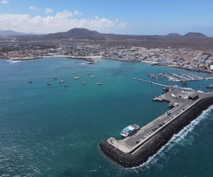 Lanzarote: Fuerteventura Return Ferry Ticket with Bus