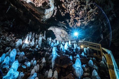 Reykjavik : grotte de lave, thermes et cascades