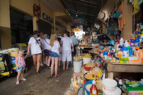 Higuey: excursão a pé pela cultura dominicana com ingresso para a catedral