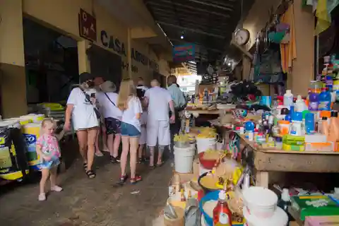 Higuey: excursão a pé pela cultura dominicana com ingresso para a catedral