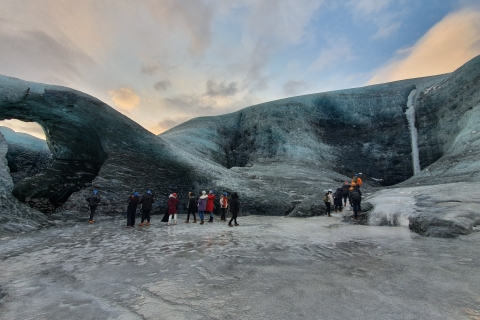 Van Reykjavik: 2-daagse zuidkusttour met blauwe ijsgrotAccommodatie met eigen badkamer