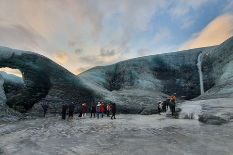 De Reykjavik: excursão de 2 dias pela costa sul com caverna de gelo azul