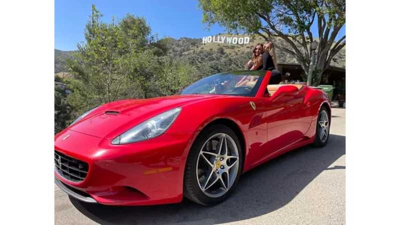 Los Angeles: guida privata in Ferrari o giro in auto