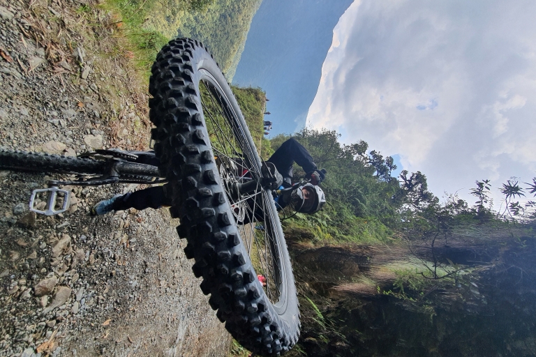 Desde La Paz: Tour de 3 días en bicicleta por la Ruta de la Muerte y el Salar de Uyuni