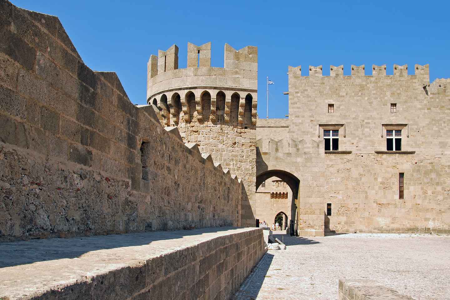 Rhodes: Palace of Grand Master Ticket & Rhodes SG audio tour