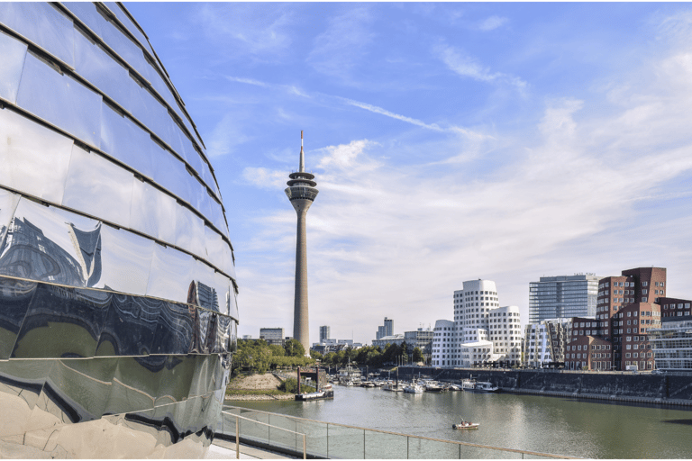 Düsseldorf: tour autoguidato della caccia al tesoroSpedizione in Germania