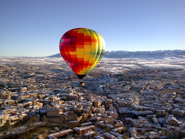 Visit Segovia Hot-Air Balloon Flight with Optional 3-Course Lunch in Madrid