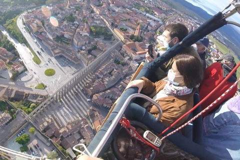 Segovia: Heißluftballonfahrt mit optionalem 3-Gänge-Mittagessen